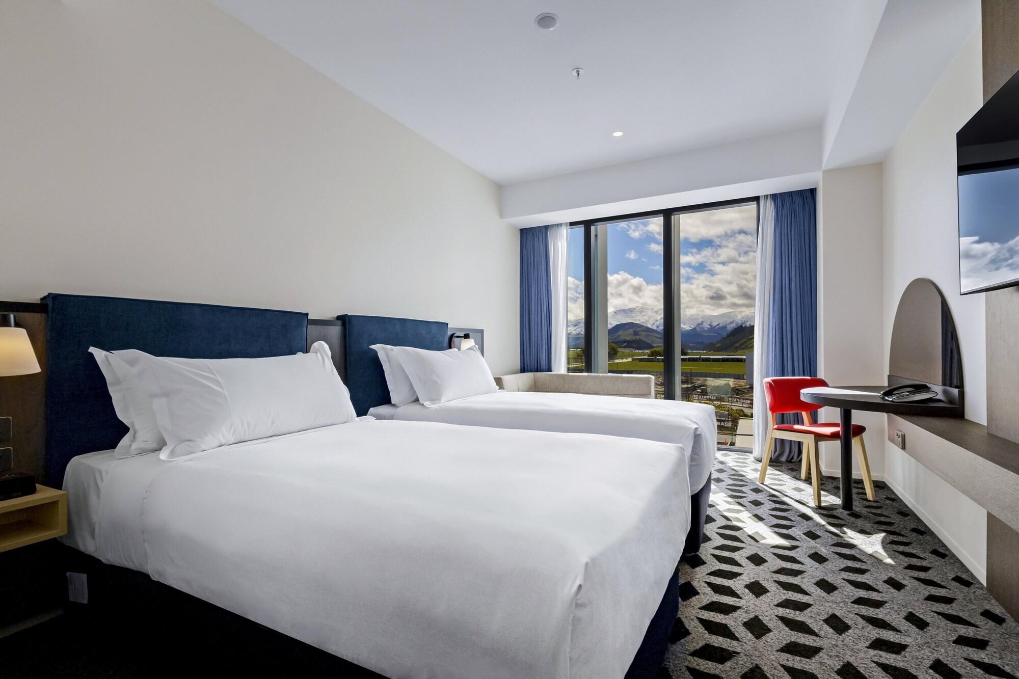 Standard, Multiple Beds, Mountain View, Balcony