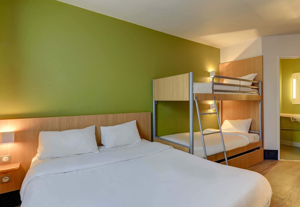 Room at B&B HOTEL Paray-Le-Monial, PARAY-LE-MONIAL