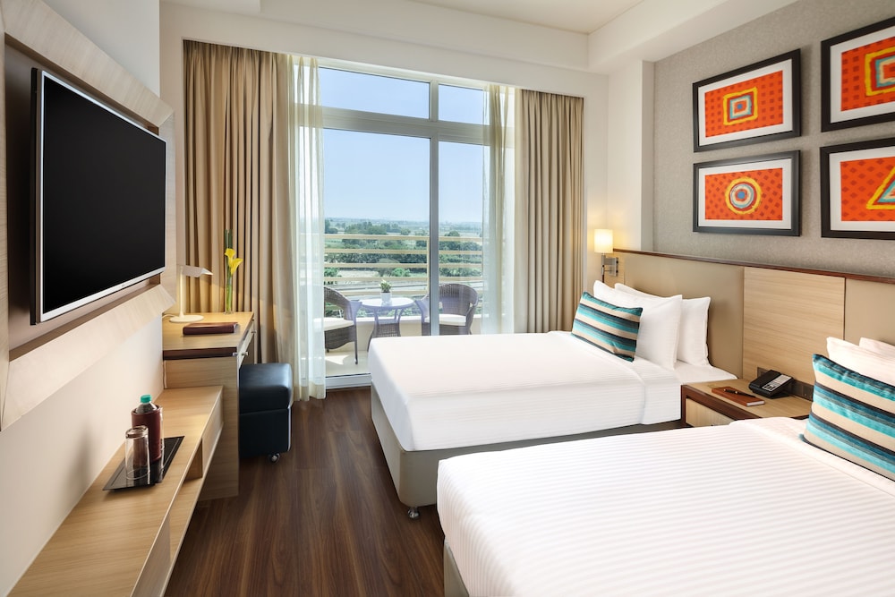 Sandal Suites Op. By Lemon Tree Hotels 9/50