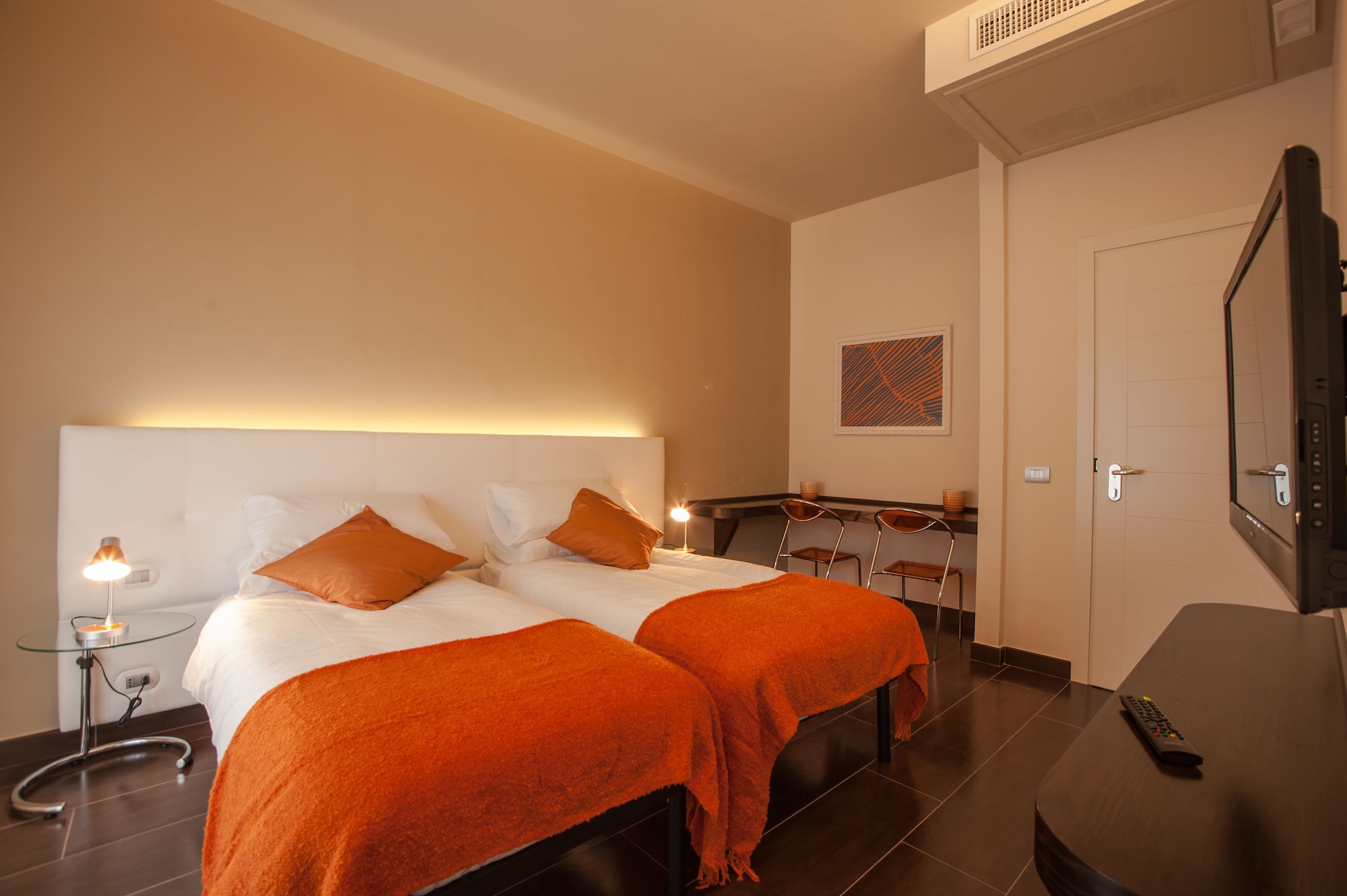DELUXE, DOUBLE BED