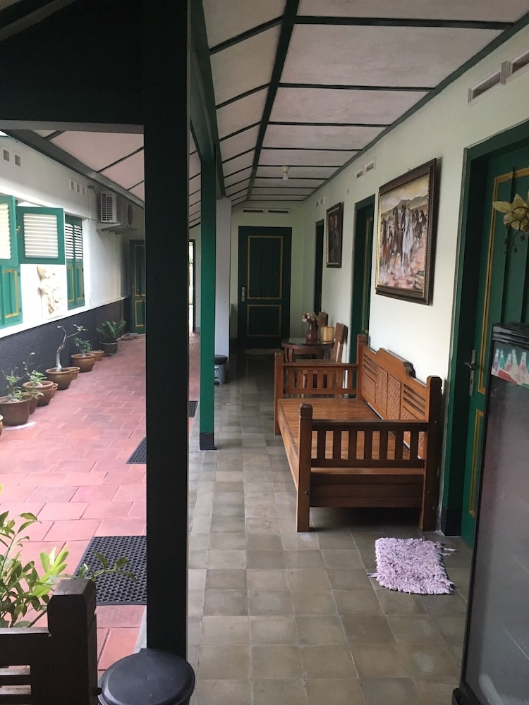 Pamularsih Homestay 10/44