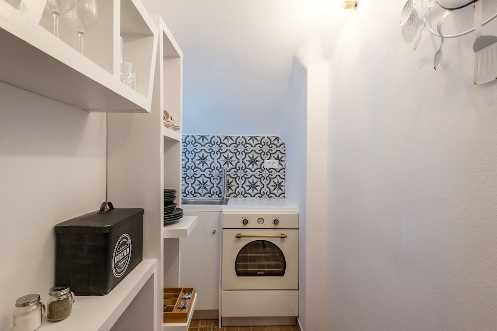 Summer Lovers Villa 50/50