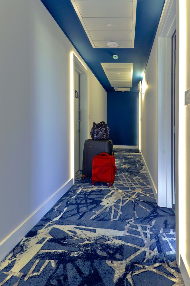 Fly Deco Hotel 40/66