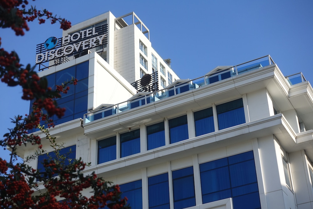 Discovery Hotel 4/69