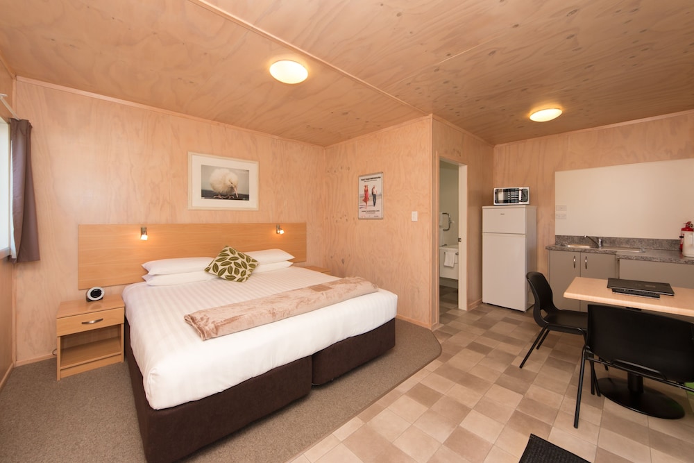 Martinborough Top 10 Holiday Park 12/35