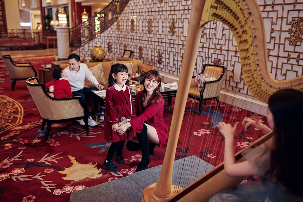 China World Hotel, Beijing, A Shangri-La Hotel 66/72