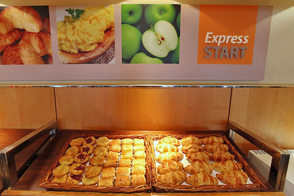 Holiday Inn Express Birmingham Redditch 32/50