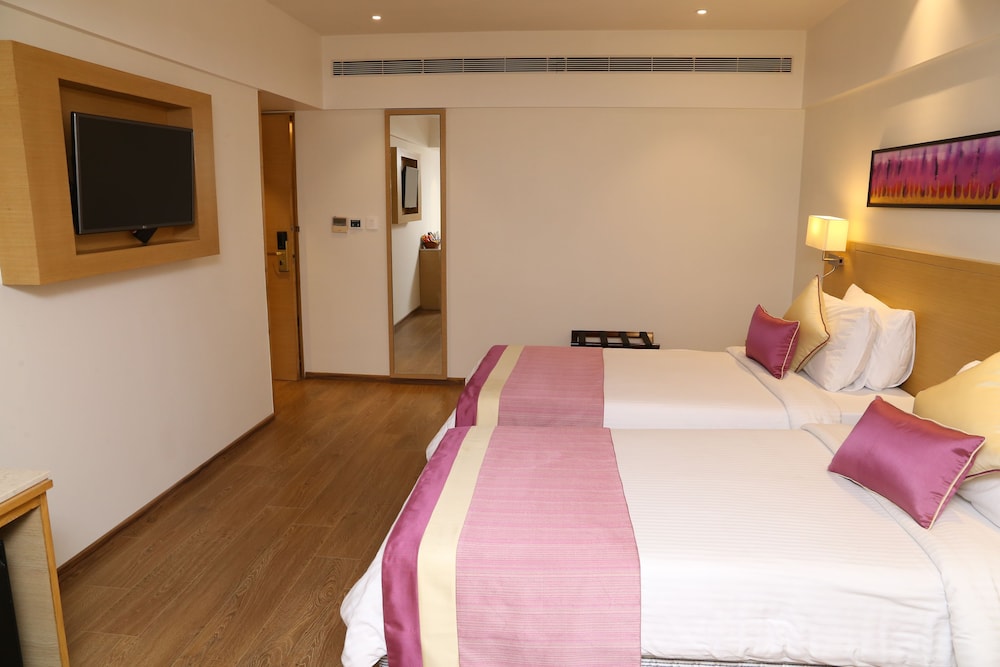 Rivera Sarovar Portico, Ahmedabad 12/25