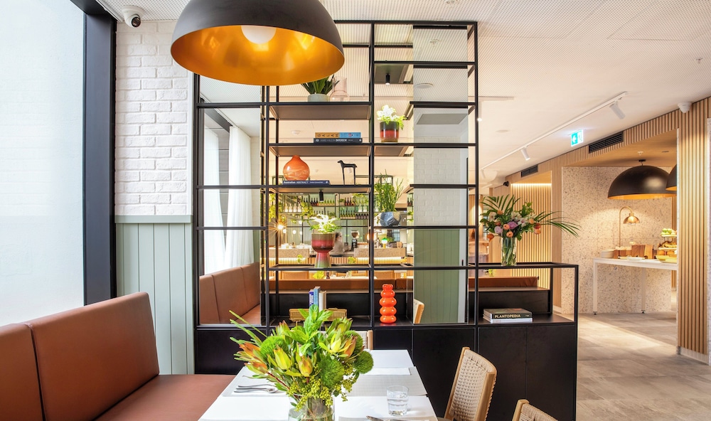 Holiday Inn Melbourne Bourke Street Mall by IHG 27/48