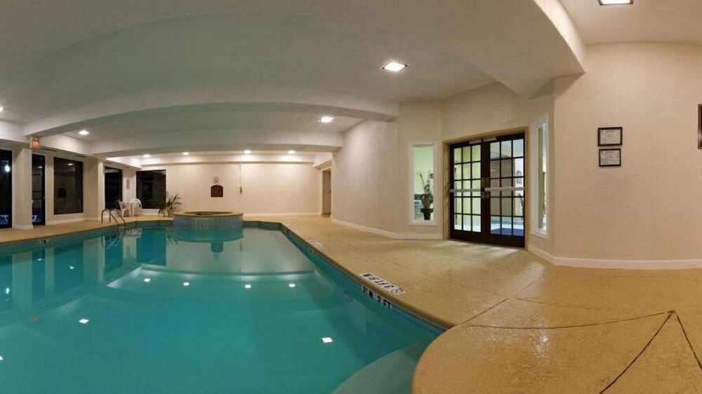 swimming pool spa