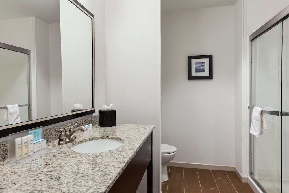 Hampton Inn Fairmont Wv 24/61