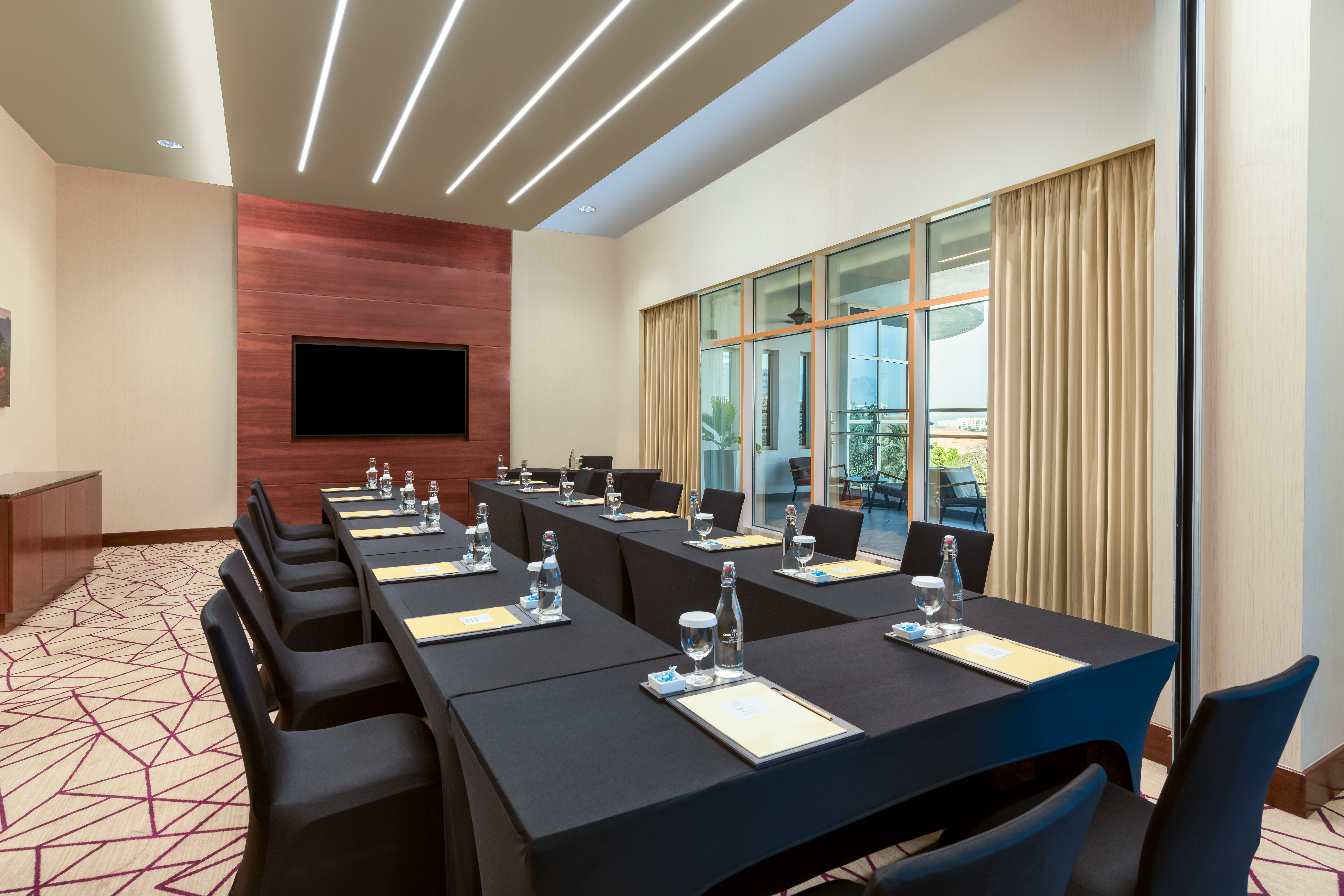 Crowne Plaza Muscat Oman Convention and Exhibition Centre (OCEC) 65/76