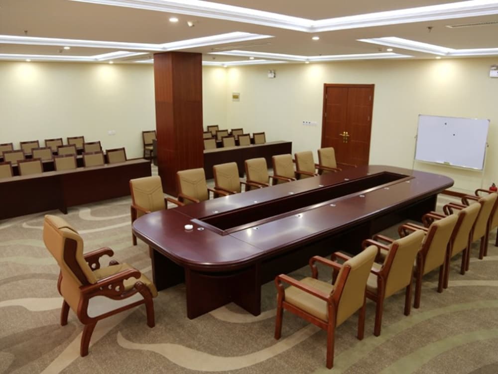 Greentree Inn Xizhou Fanshi County Bus Station Hotel 24/27