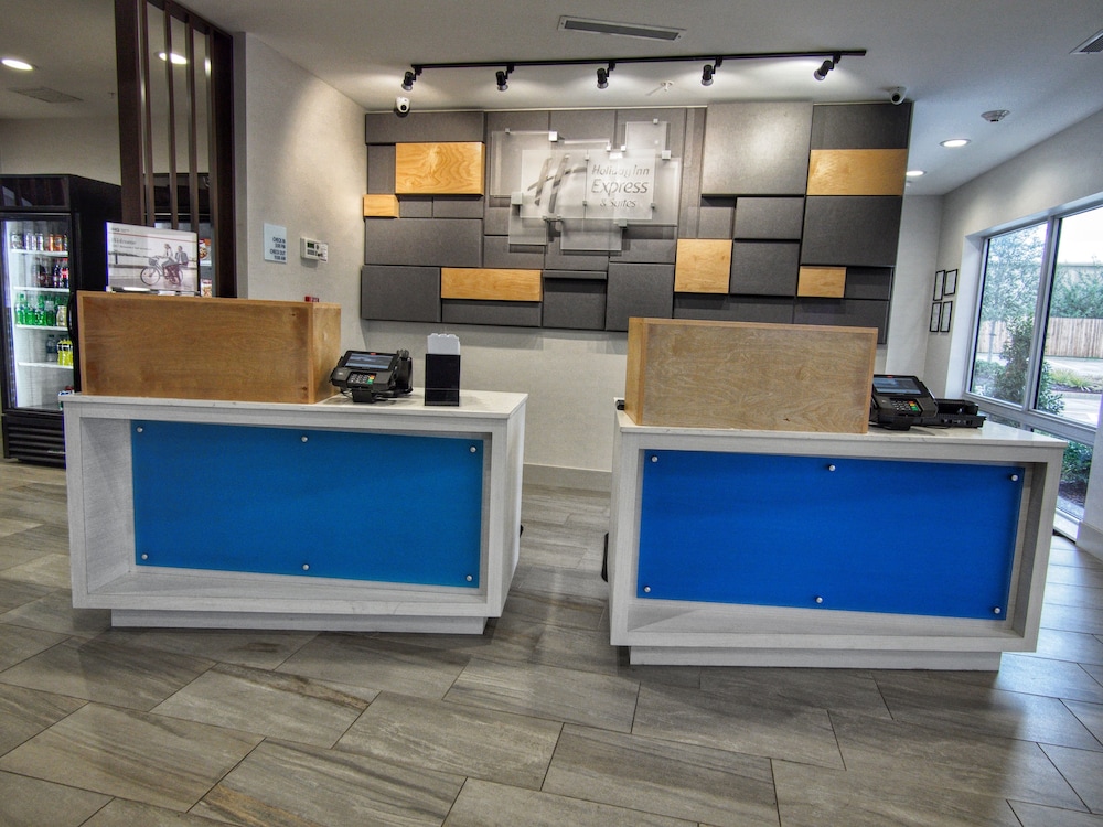 HOLIDAY INN EXPRESS & SUITES MOORE 8/75