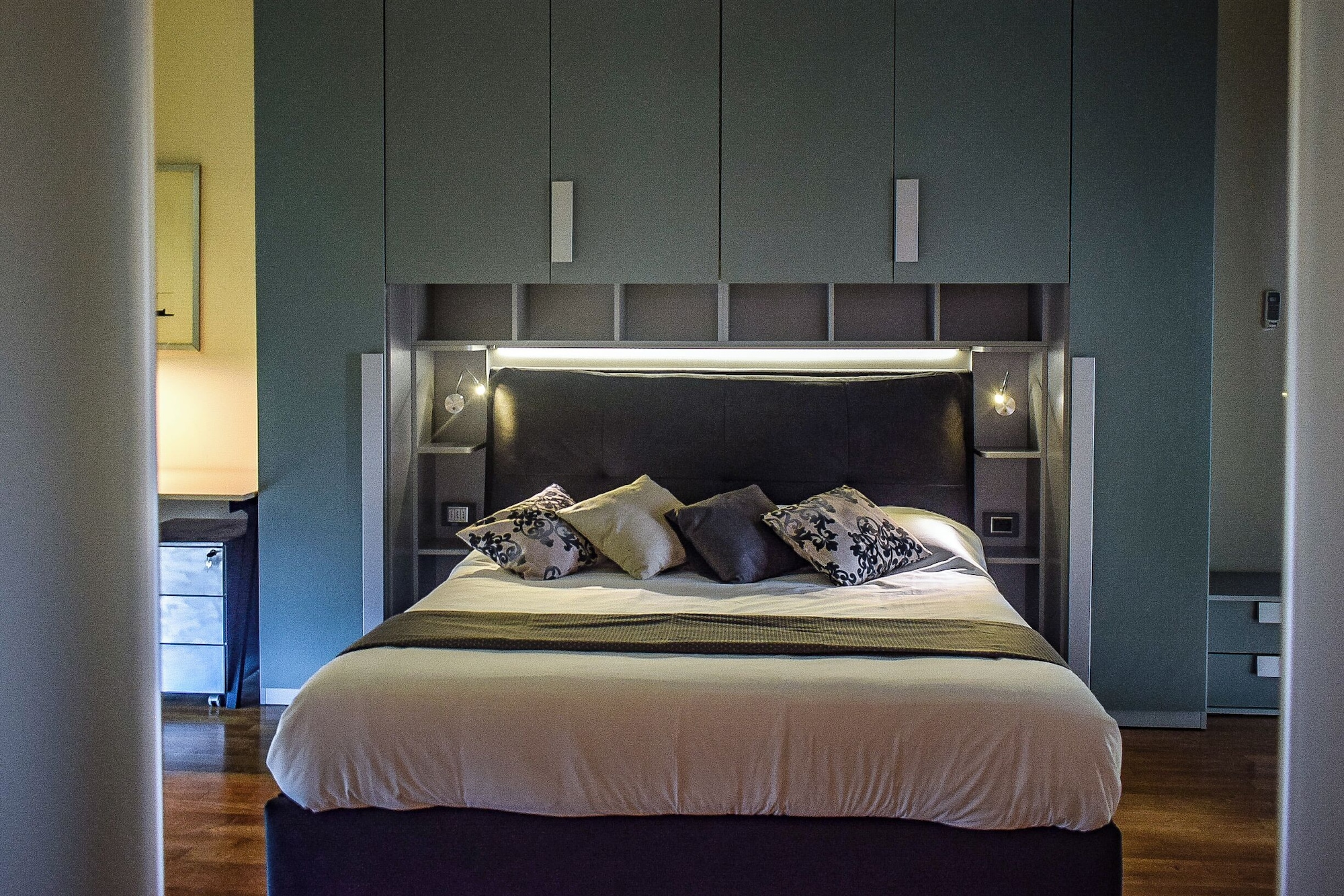 MEZZANINE, 2 BEDROOMS, DELUXE, SUITE, COURTYARD VIEW