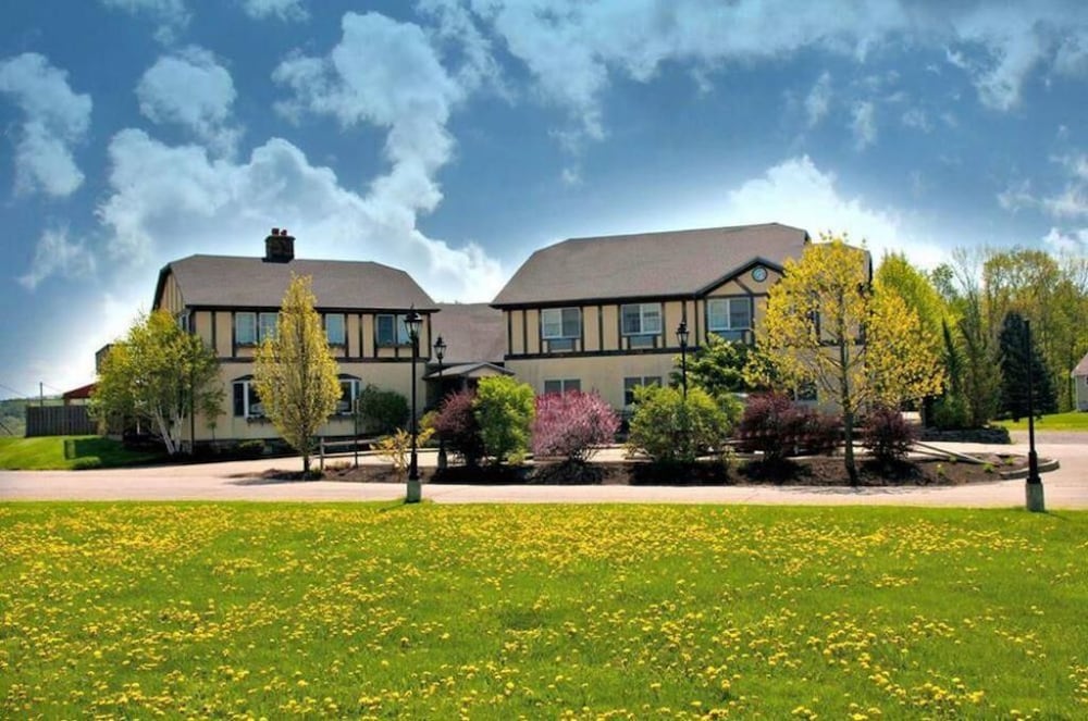 Camelot Restaurant Inn 44/50