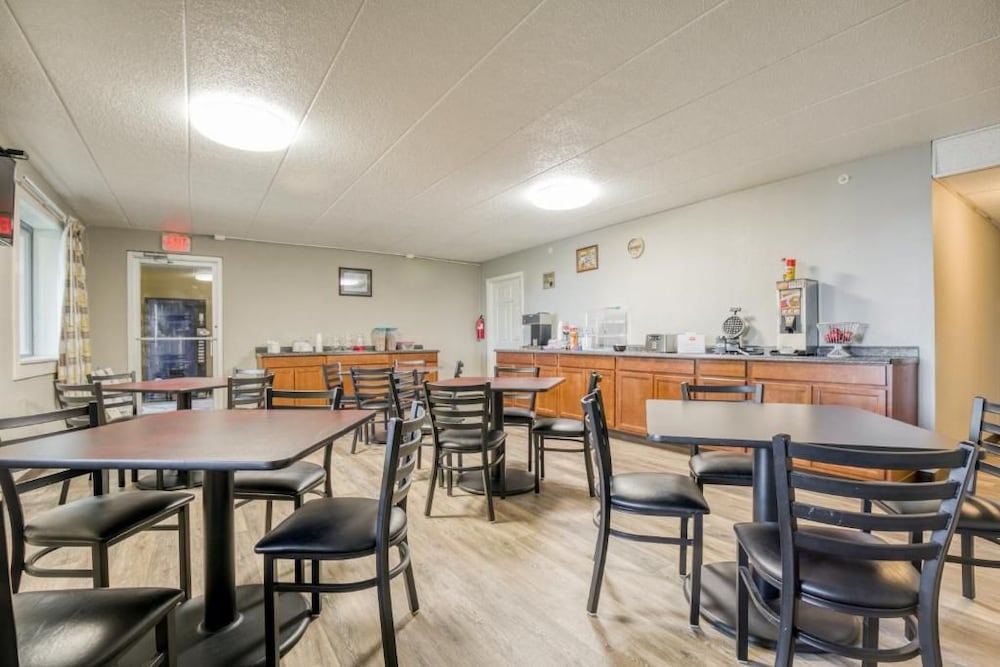 FairBridge Inn Express Monroe City 20/28