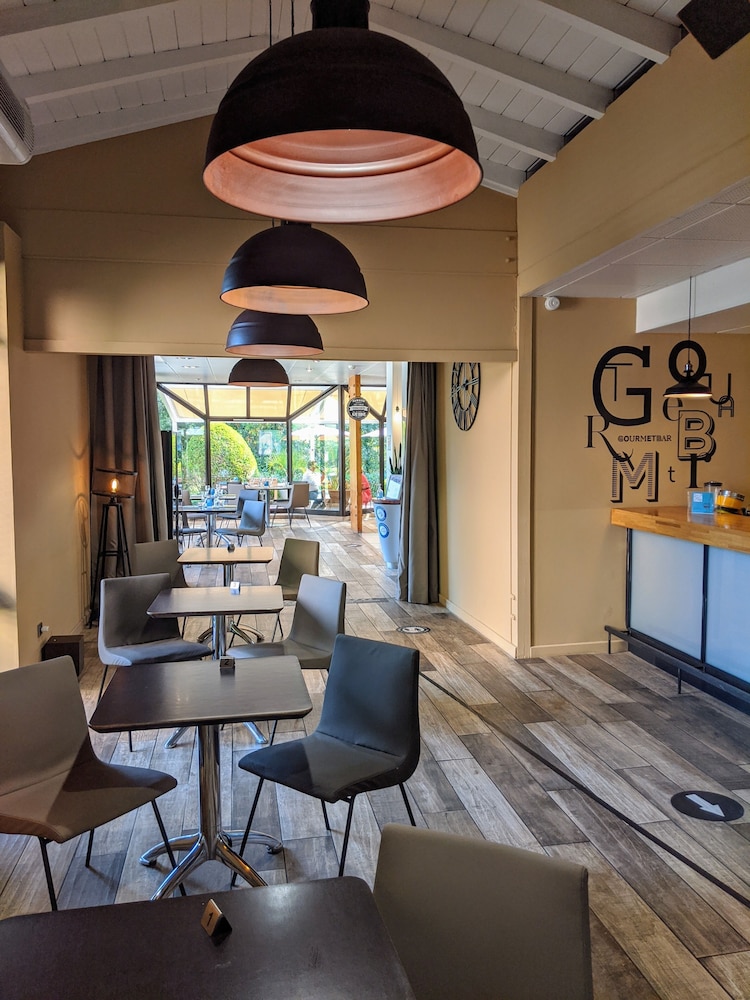 Hotel Novotel Aix En Provence Pont De L'arc Fenouilleres 44/76