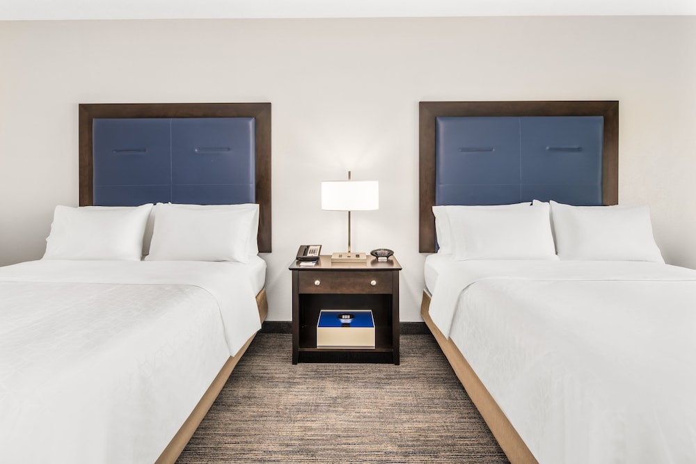 Holiday Inn Express Hotel And Suites Wilmington Newark 16/72