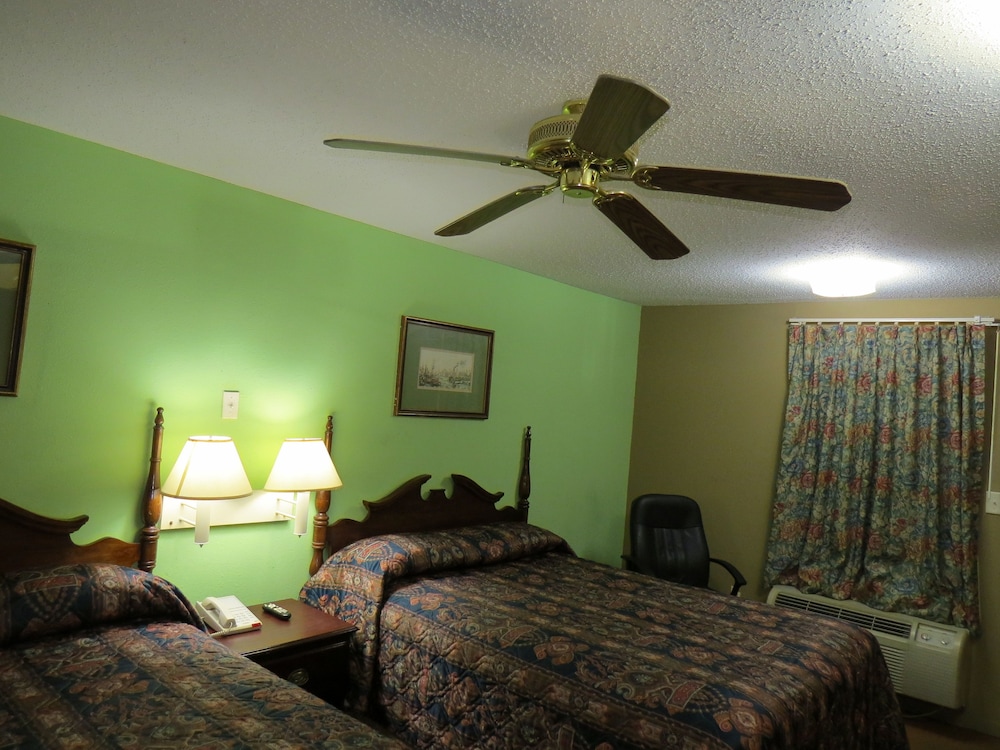 First Western Inn Caseyville 22/48
