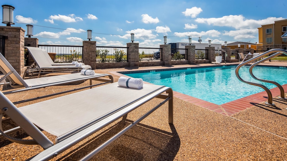 Best Western Club House Inn & Suites 5/34