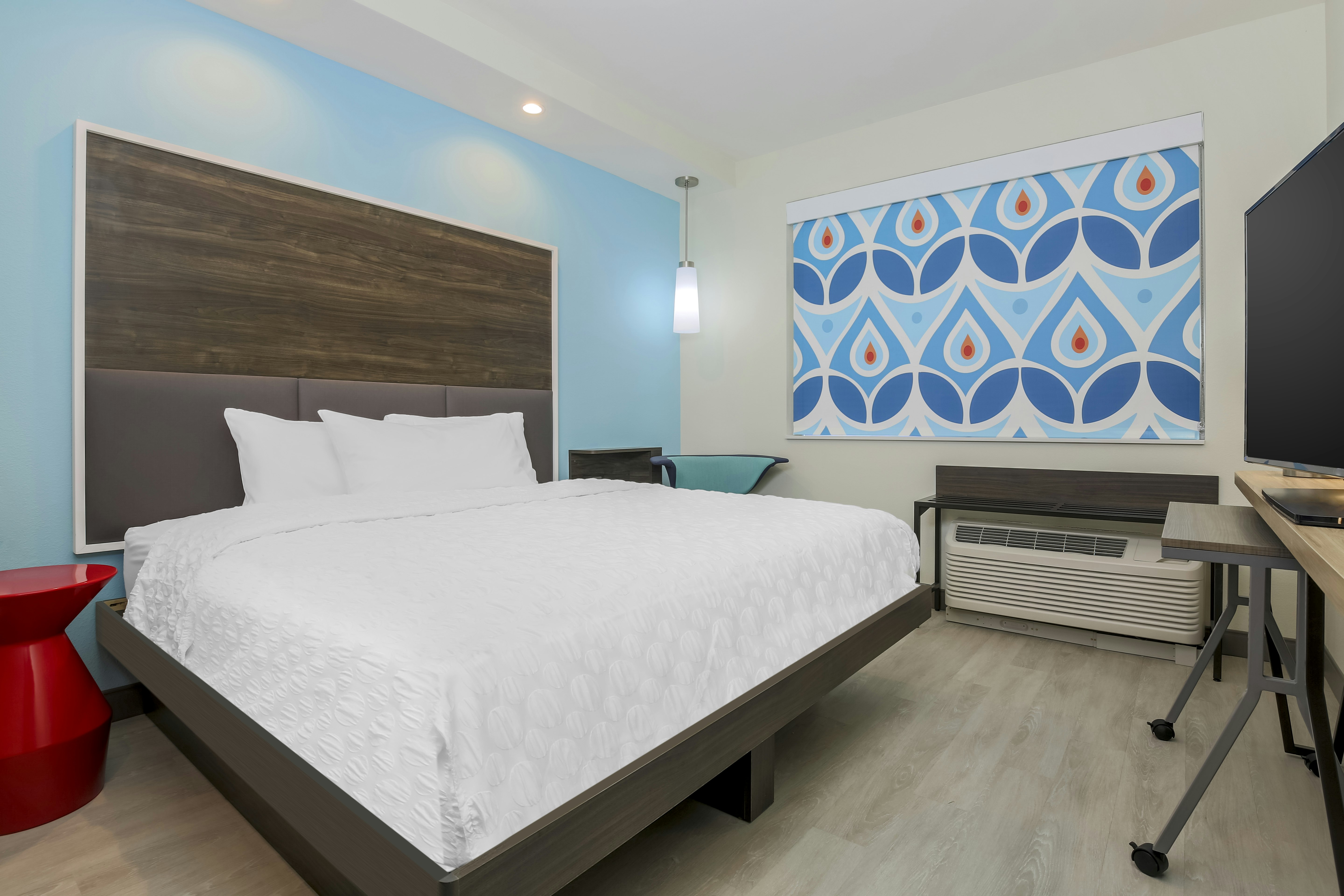 ROOM, KING BED