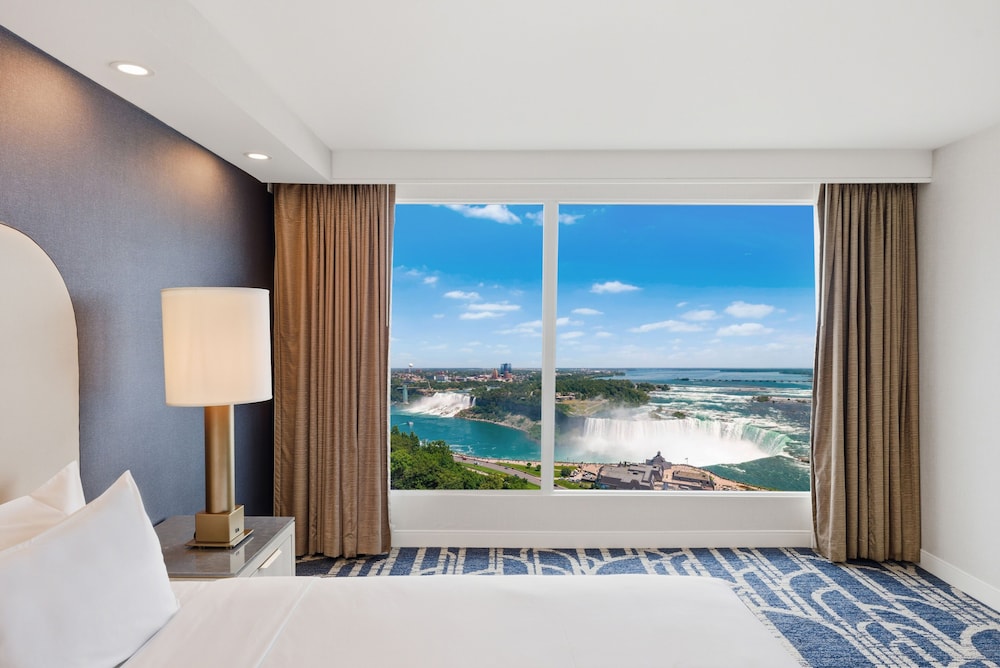Premium, Suite, 4 Beds, 2 Queen Beds, Falls View, 2 Bathrooms, High Floor