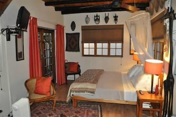 Moontide Guest Lodge 12/36