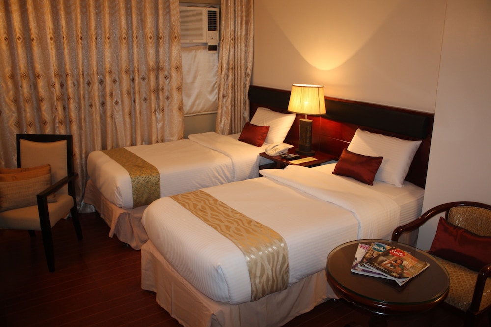 Allure Hotel And Suites 29/55