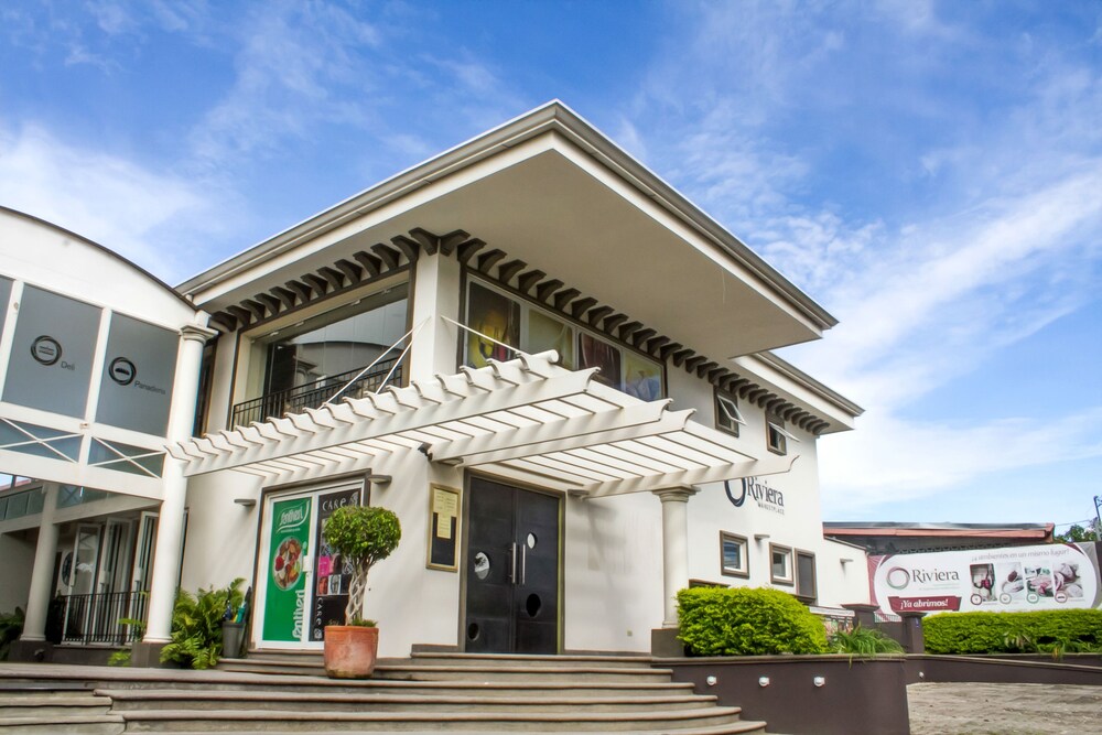 La Riviera Hotel Bed And Breakfast 3/50