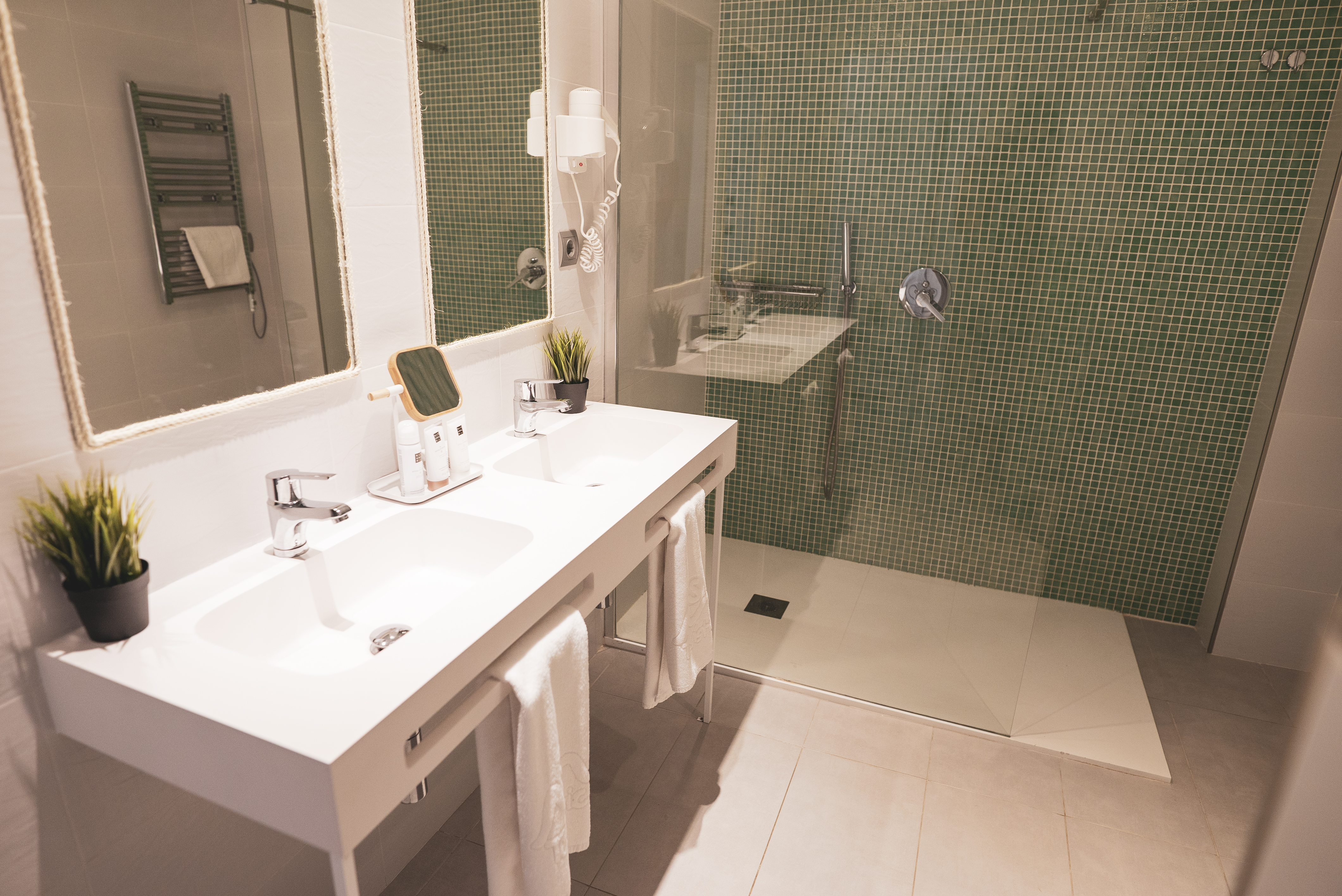 جناح جونيور مفرد، Hotel Puchet Ibiza 8/10