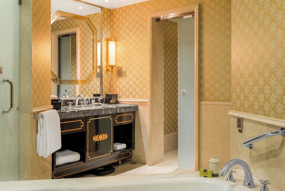 Suite, Single Bed