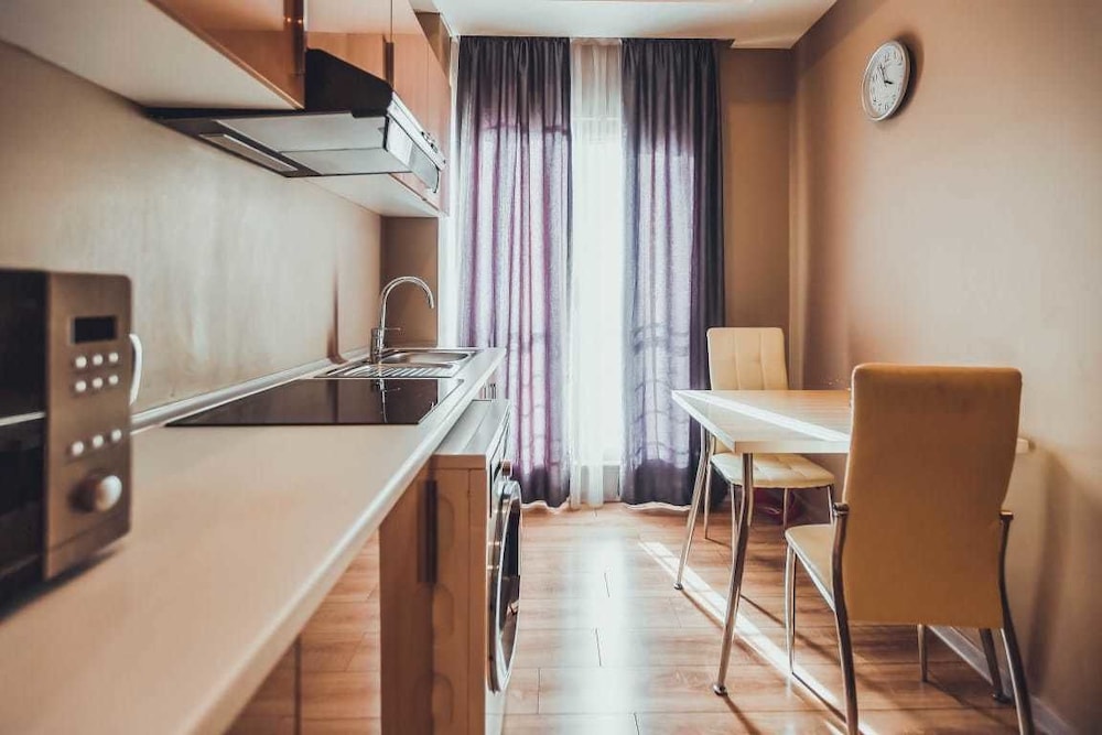 Hotel Diplomat Suites 25/44