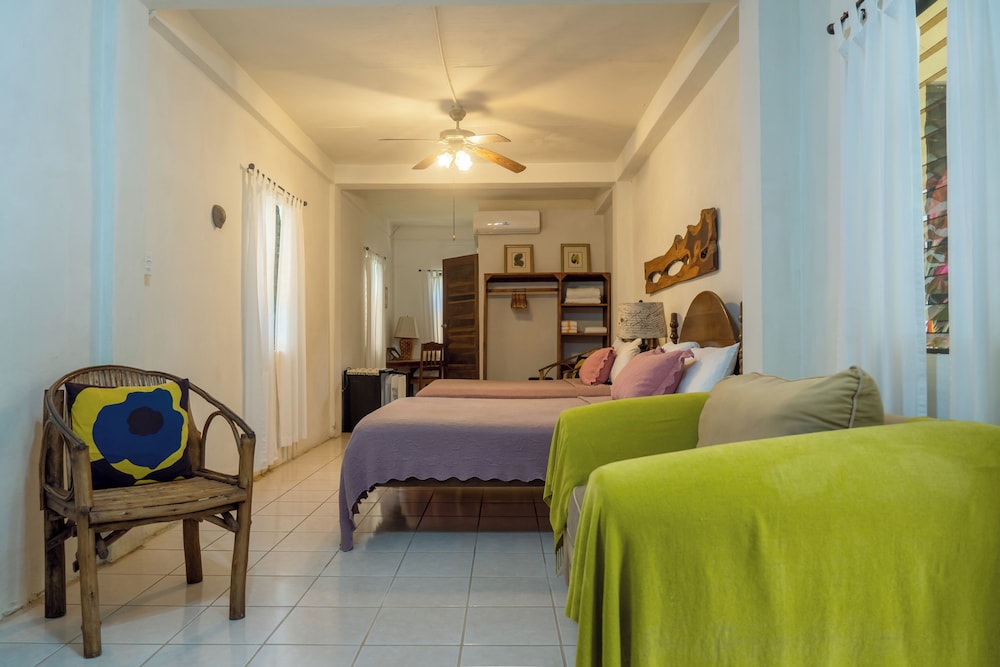 Standard, 1 Single and 2 Double Beds, Garden View