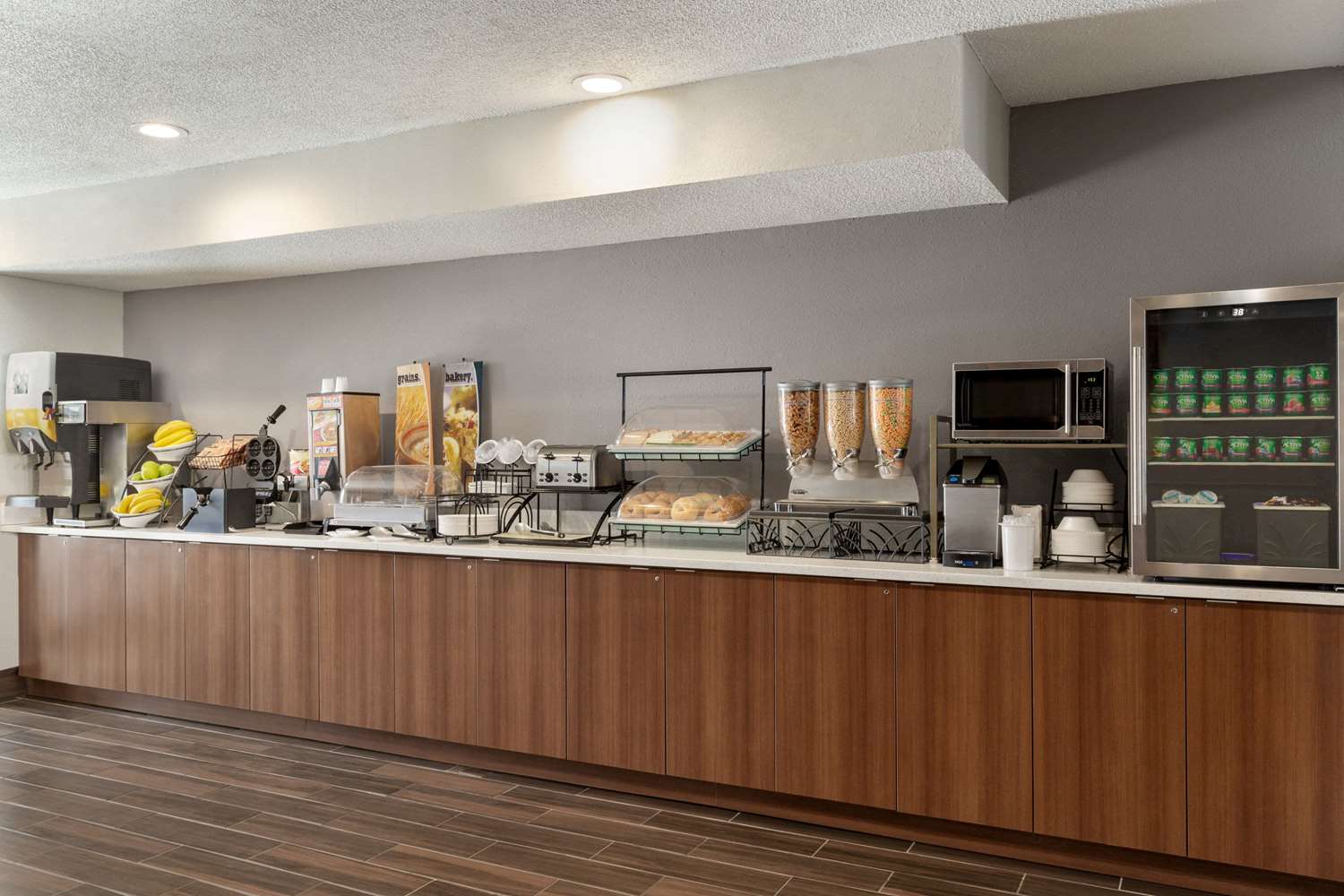 Microtel Inn & Suites by Wyndham Tifton 10/17