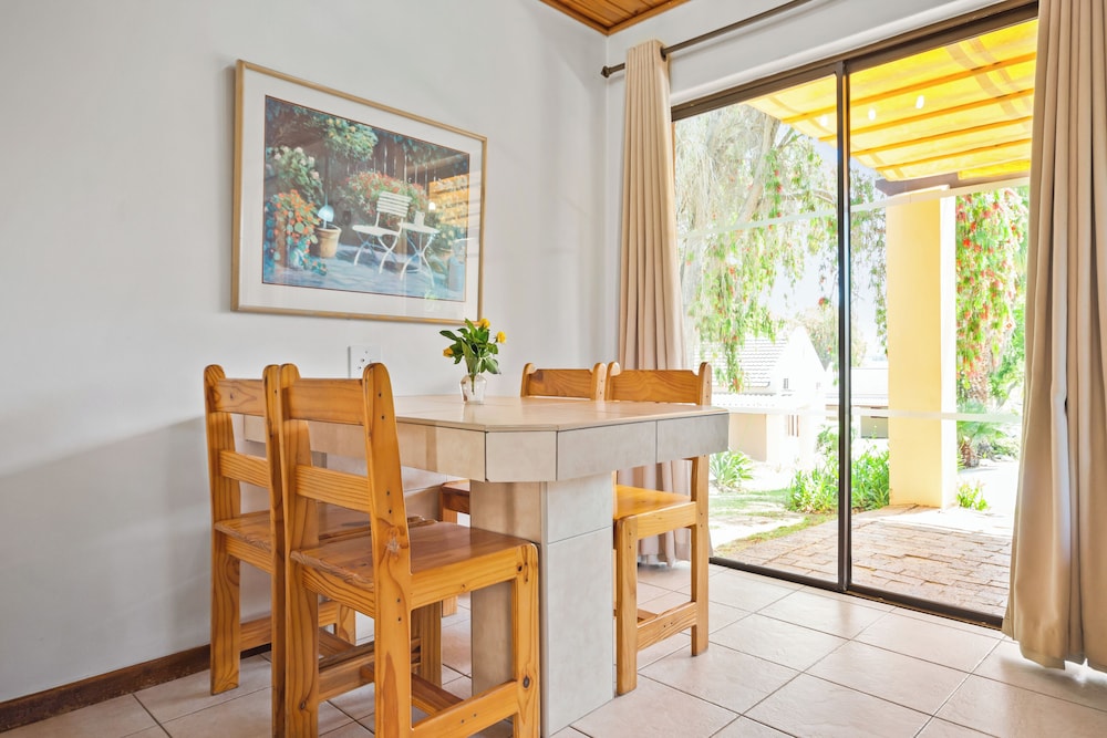 Montagu Springs Resort 4/50