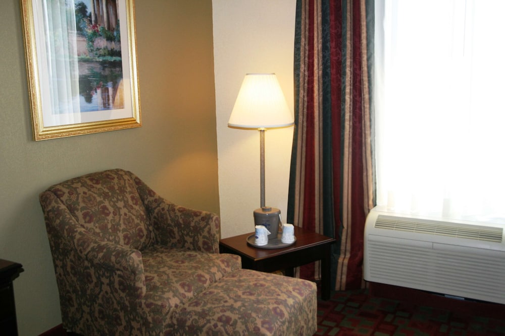 Hampton Inn Canton 18/56