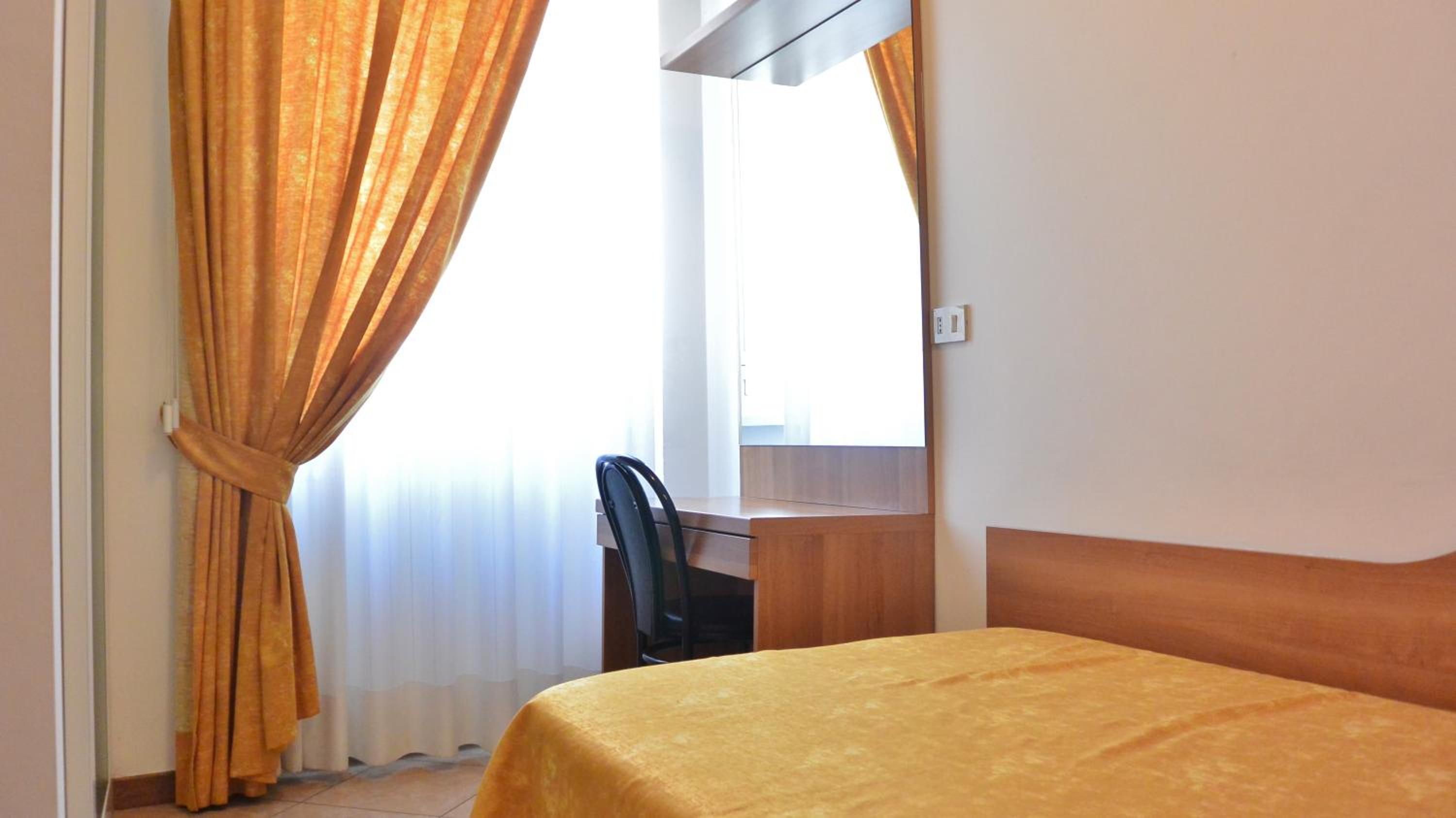 Room, Single