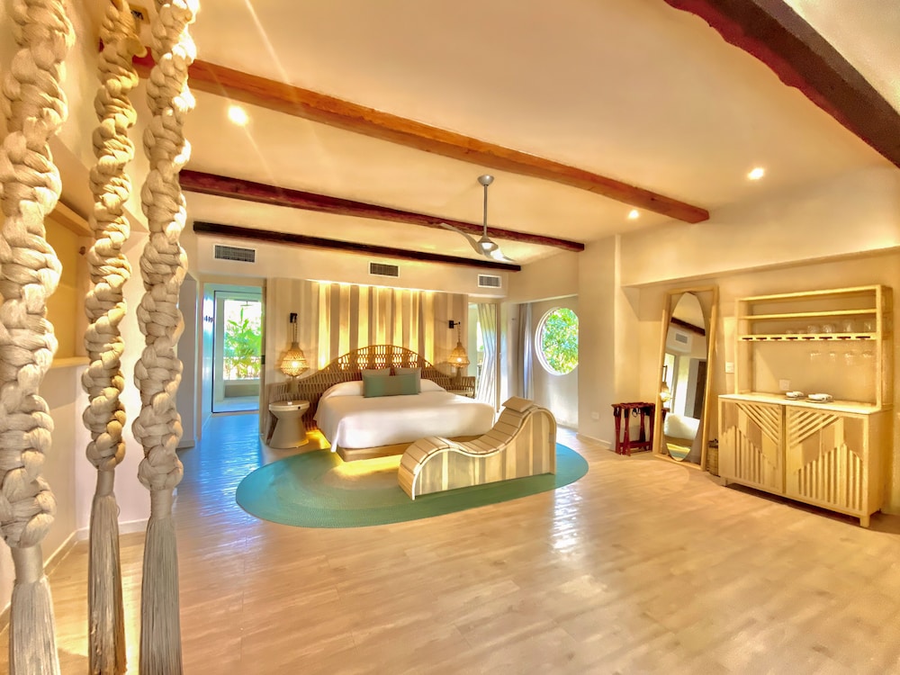 Hotel Shibari Tulum Restaurant and Cenote Club 18/50