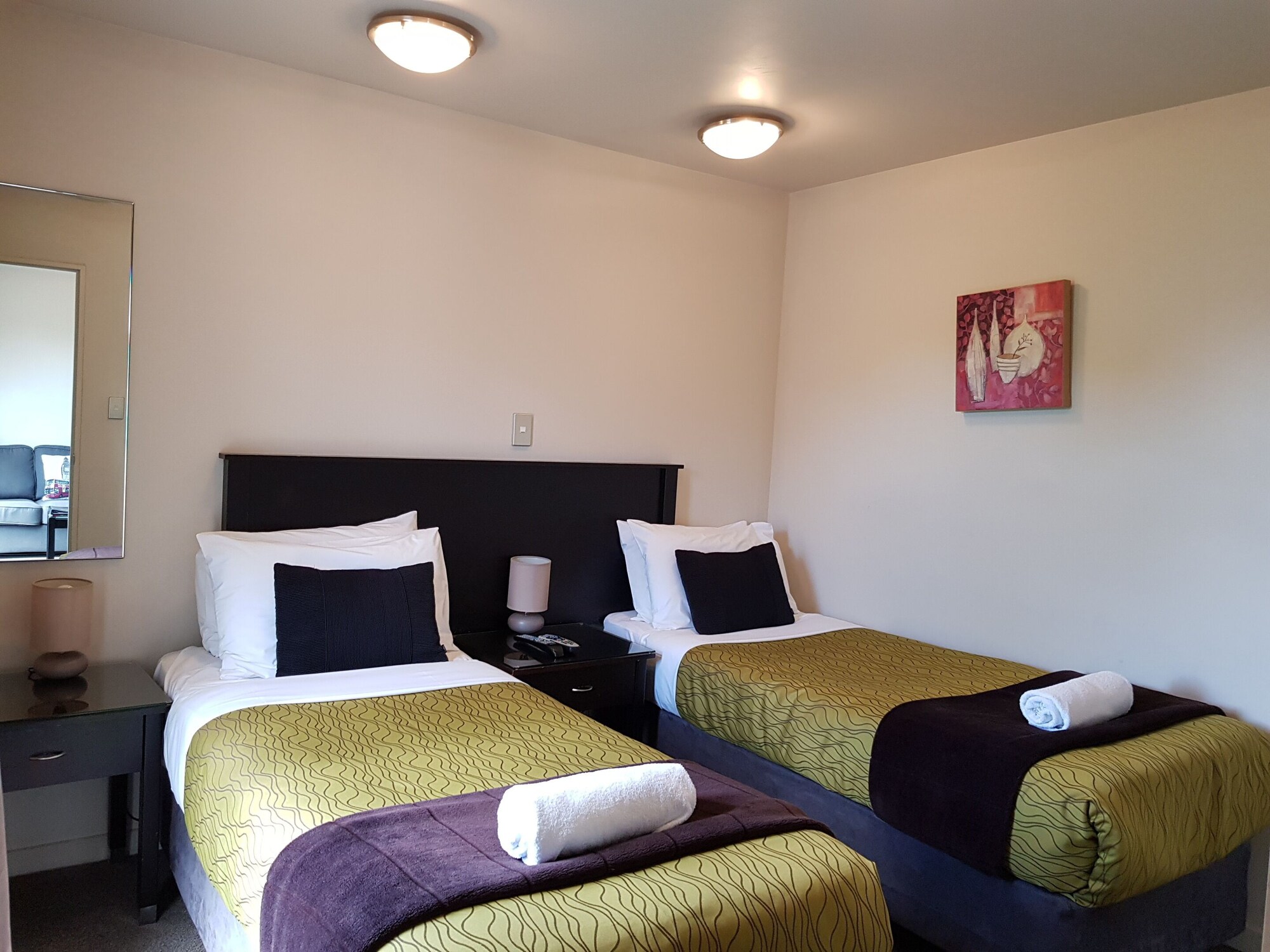 2 ROOMS, FAMILY, APARTMENT, JETTED TUB, BALCONY
