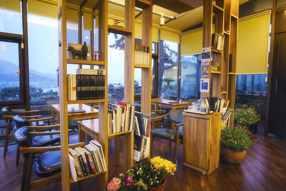 Tongyeong Mongdol House Pension 40/50