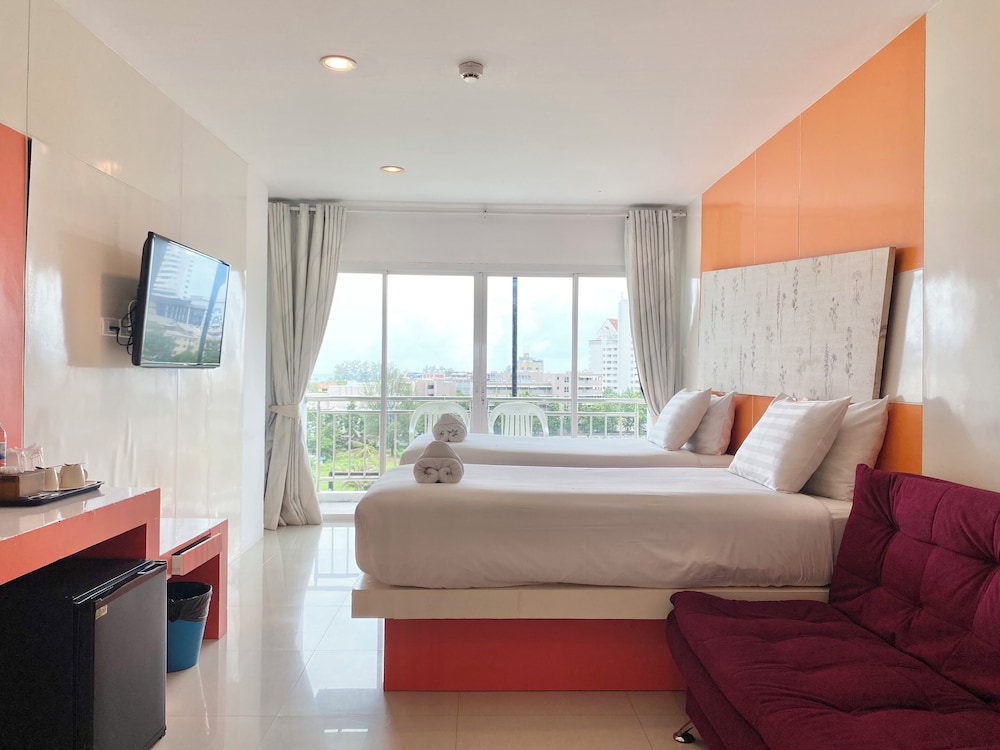 Patong Holiday 23/72