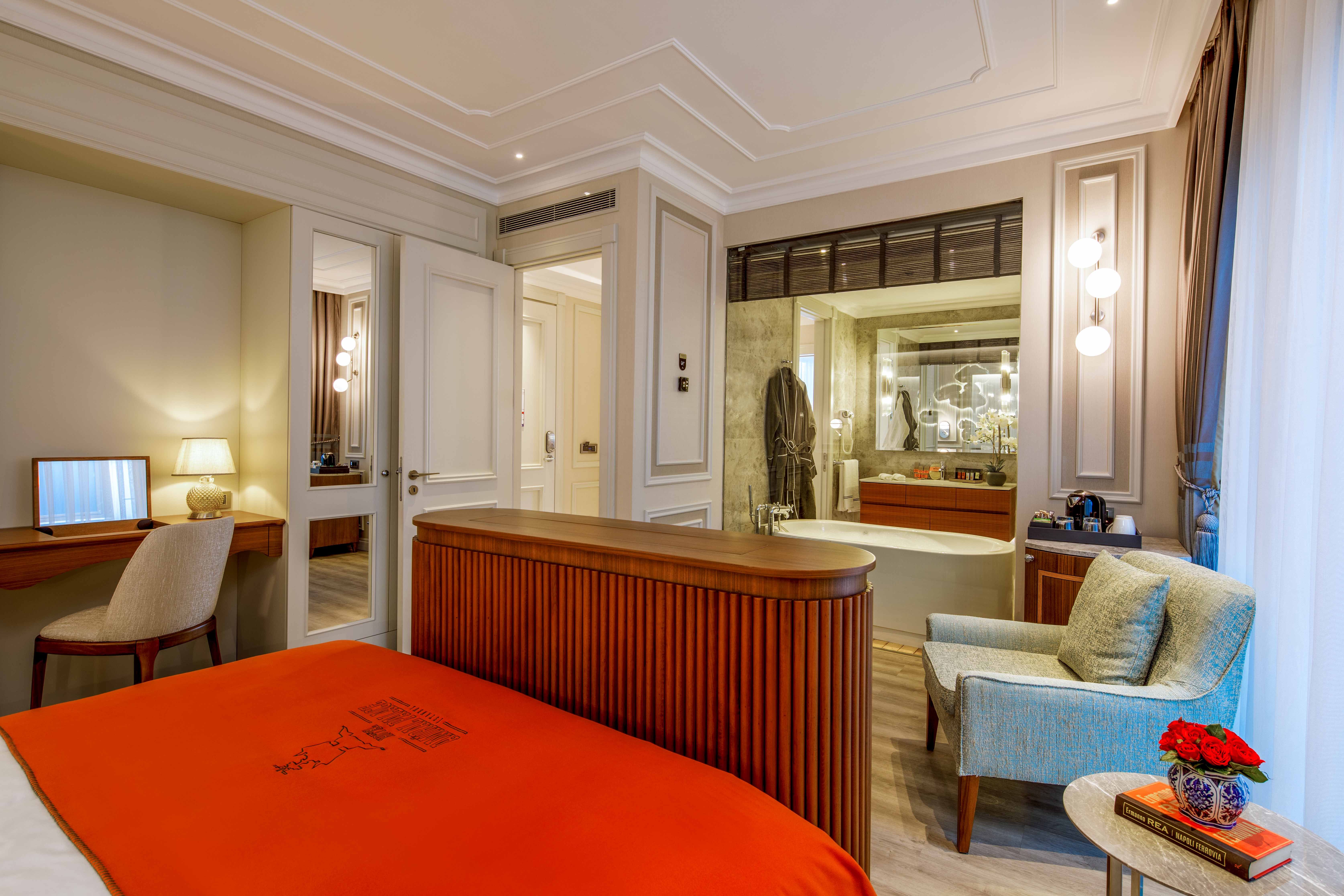 EXECUTIVE, SUITE, SEA VIEW