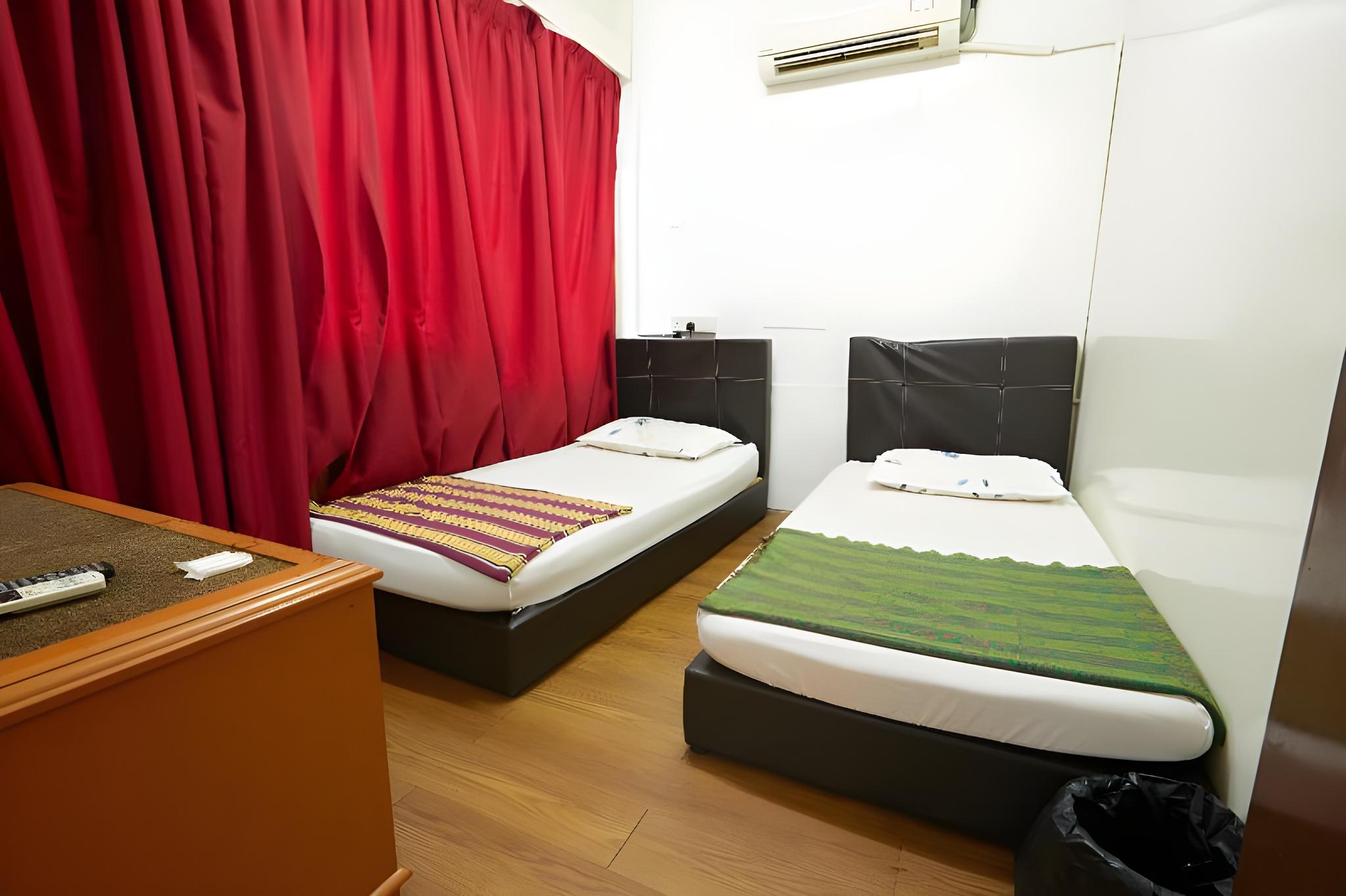 Deluxe Room with Shared Bathroom