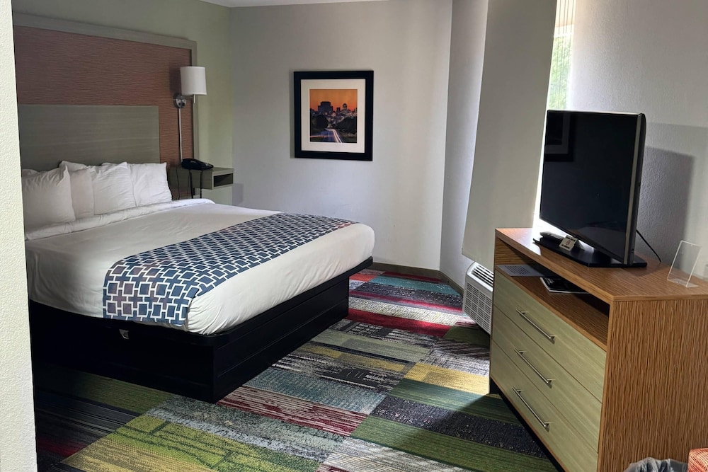 Upgrade, Suite, King Bed