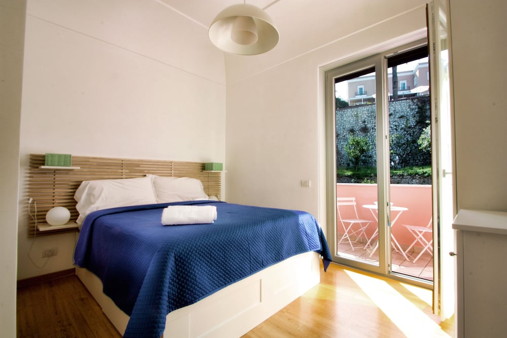 Capri Inn 7/24