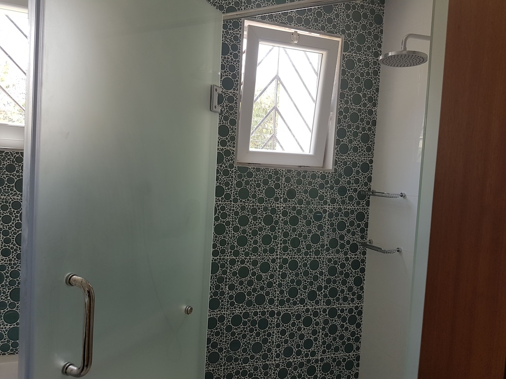 Queens Chateau Boutique Villa 20/50