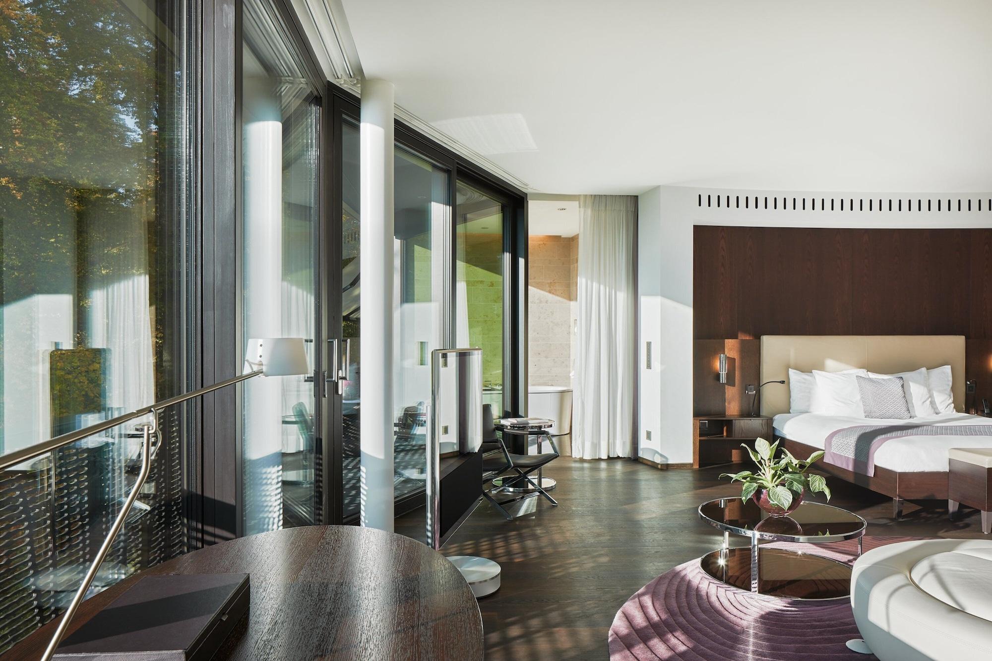 Junior Suite, Superior, Courtyard View, Partial Balcony, Jetted Tub، The Dolder Grand 6/7