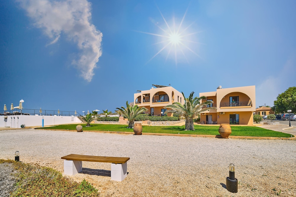 Nanakis Beach Apartments 18/36