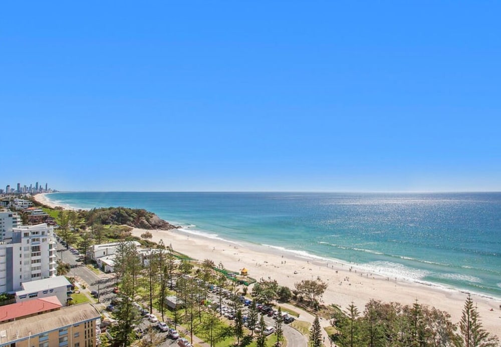 Burleigh Surf Apartments 75/77
